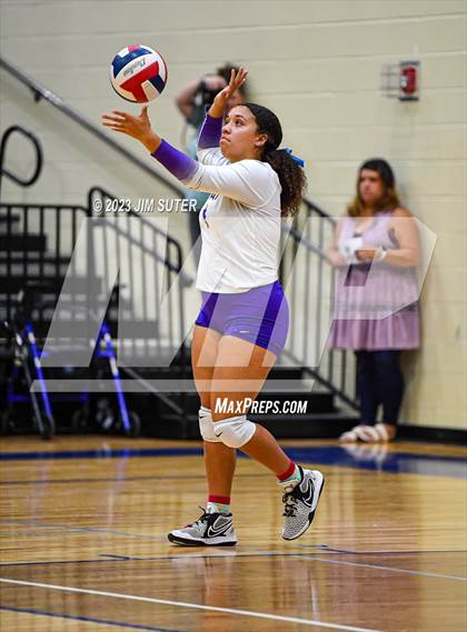 Thumbnail 2 in Thrall vs Weimar (UIL 2A Region IV Regional Quarterfinal) photogallery.