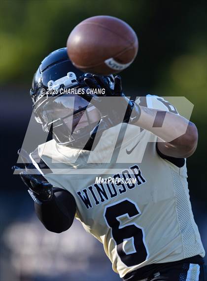 Thumbnail 3 in Analy @ Windsor photogallery.