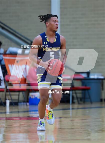 Thumbnail 1 in McKinney vs Waxahachie (Whataburger Classic) photogallery.