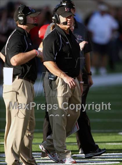 Thumbnail 3 in Cedar Park vs. Lake Travis (4A Region 4 Quarterfinals) photogallery.