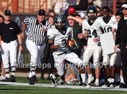 Thumbnail 2 in Cedar Park vs. Lake Travis (4A Region 4 Quarterfinals) photogallery.