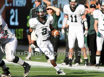 Thumbnail 3 in Cedar Park vs. Lake Travis (4A Region 4 Quarterfinals) photogallery.