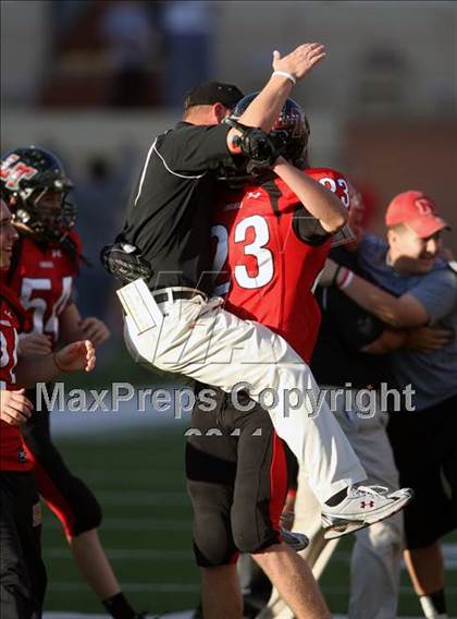 Thumbnail 2 in Cedar Park vs. Lake Travis (4A Region 4 Quarterfinals) photogallery.