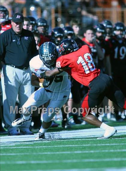 Thumbnail 1 in Cedar Park vs. Lake Travis (4A Region 4 Quarterfinals) photogallery.