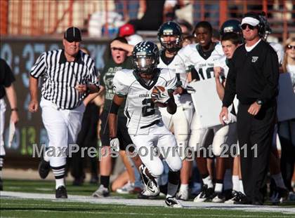 Thumbnail 3 in Cedar Park vs. Lake Travis (4A Region 4 Quarterfinals) photogallery.