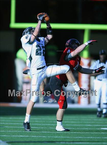 Thumbnail 3 in Cedar Park vs. Lake Travis (4A Region 4 Quarterfinals) photogallery.