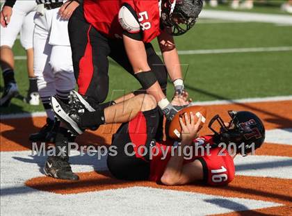 Thumbnail 3 in Cedar Park vs. Lake Travis (4A Region 4 Quarterfinals) photogallery.