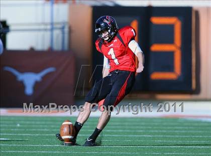 Thumbnail 2 in Cedar Park vs. Lake Travis (4A Region 4 Quarterfinals) photogallery.