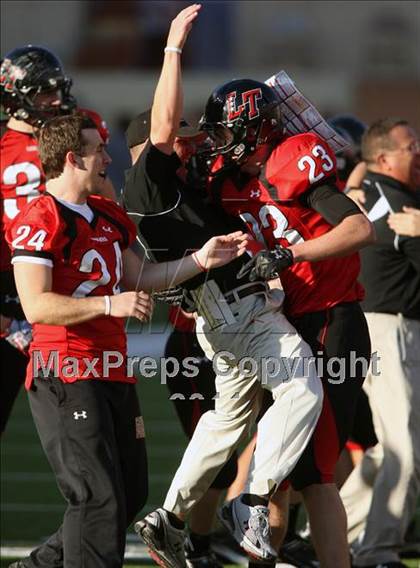 Thumbnail 1 in Cedar Park vs. Lake Travis (4A Region 4 Quarterfinals) photogallery.