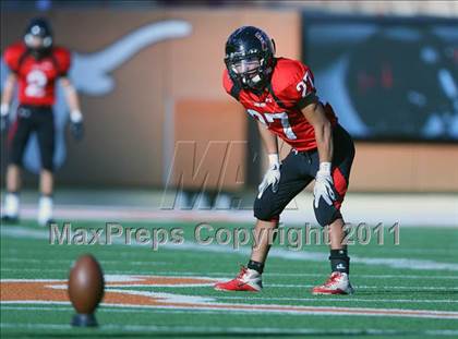 Thumbnail 1 in Cedar Park vs. Lake Travis (4A Region 4 Quarterfinals) photogallery.