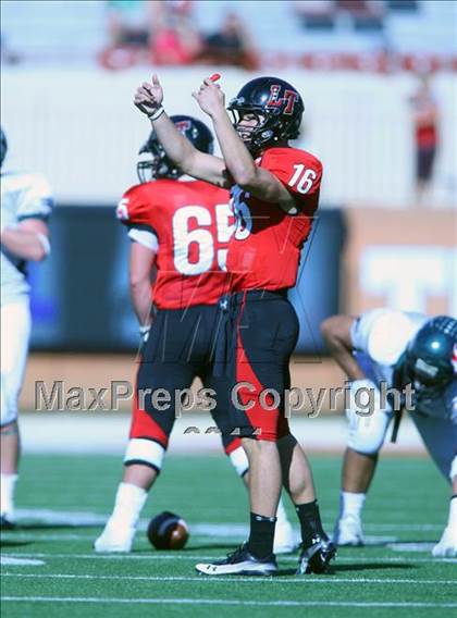 Thumbnail 3 in Cedar Park vs. Lake Travis (4A Region 4 Quarterfinals) photogallery.