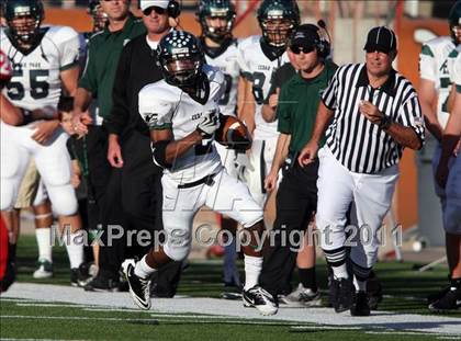 Thumbnail 2 in Cedar Park vs. Lake Travis (4A Region 4 Quarterfinals) photogallery.