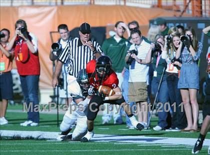Thumbnail 3 in Cedar Park vs. Lake Travis (4A Region 4 Quarterfinals) photogallery.