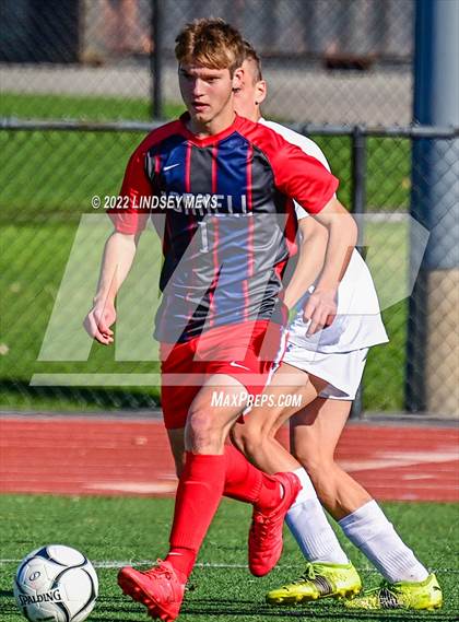 Thumbnail 2 in Livonia vs Hornell (NYSPHSAA Section V Class B1 Final) photogallery.