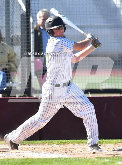 Thumbnail 2 in Whitewright vs Paradise (Pottsboro Tournament) photogallery.