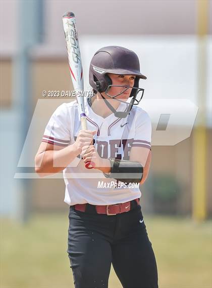 Thumbnail 3 in Independence vs Davenport West (West Delaware Invitational) photogallery.