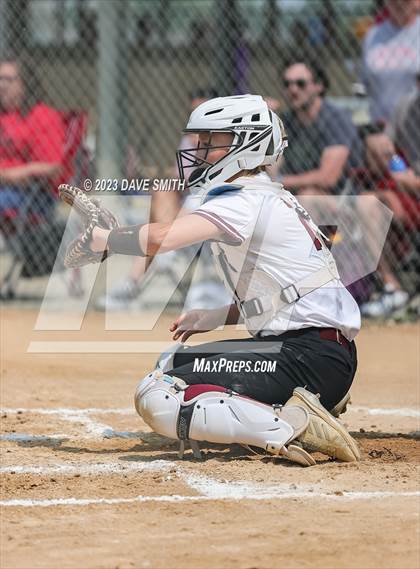 Thumbnail 1 in Independence vs Davenport West (West Delaware Invitational) photogallery.