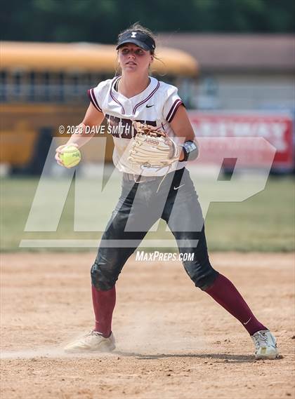 Thumbnail 2 in Independence vs Davenport West (West Delaware Invitational) photogallery.