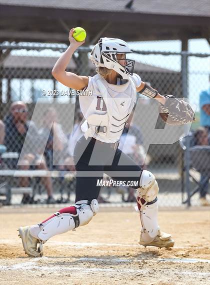 Thumbnail 2 in Independence vs Davenport West (West Delaware Invitational) photogallery.