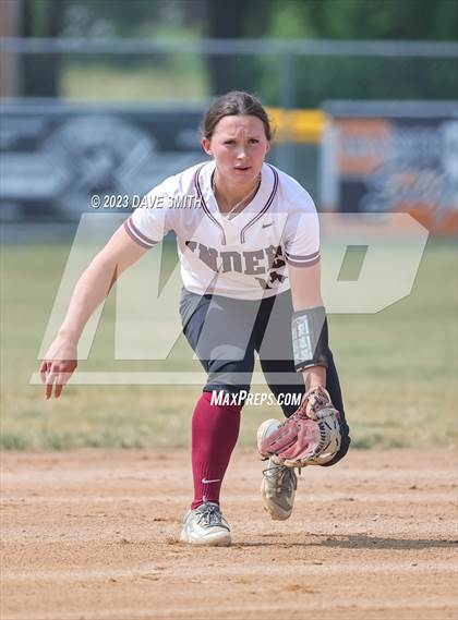 Thumbnail 3 in Independence vs Davenport West (West Delaware Invitational) photogallery.