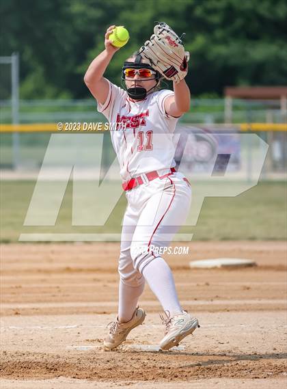 Thumbnail 1 in Independence vs Davenport West (West Delaware Invitational) photogallery.