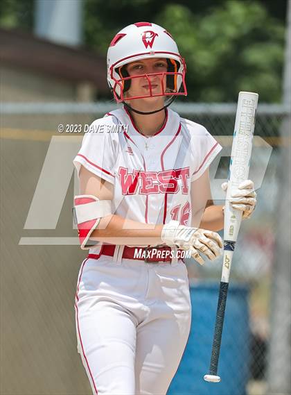 Thumbnail 2 in Independence vs Davenport West (West Delaware Invitational) photogallery.