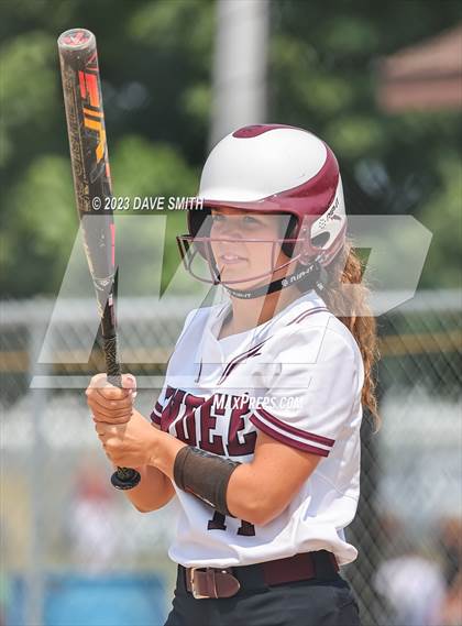 Thumbnail 1 in Independence vs Davenport West (West Delaware Invitational) photogallery.