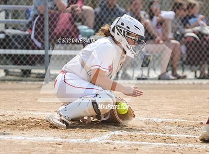 Thumbnail 3 in Independence vs Davenport West (West Delaware Invitational) photogallery.