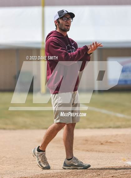 Thumbnail 2 in Independence vs Davenport West (West Delaware Invitational) photogallery.