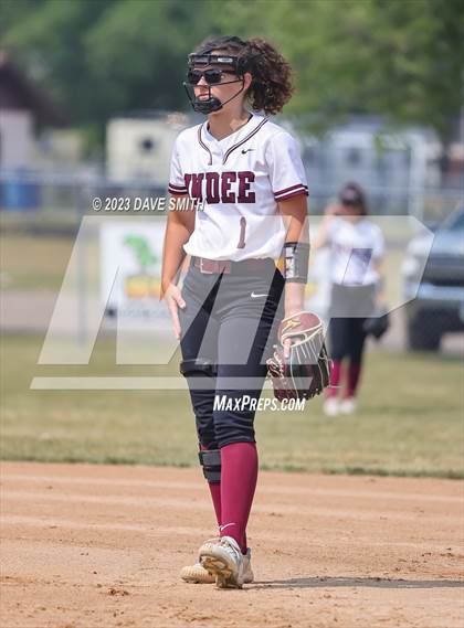 Thumbnail 1 in Independence vs Davenport West (West Delaware Invitational) photogallery.