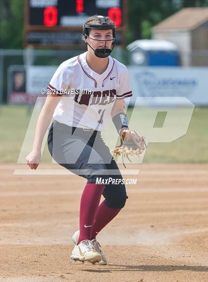 Thumbnail 1 in Independence vs Davenport West (West Delaware Invitational) photogallery.