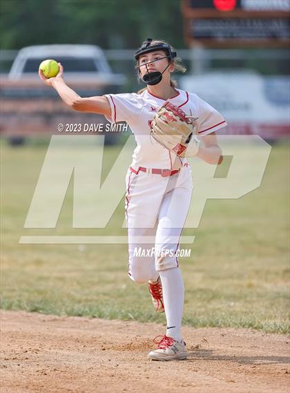 Thumbnail 2 in Independence vs Davenport West (West Delaware Invitational) photogallery.