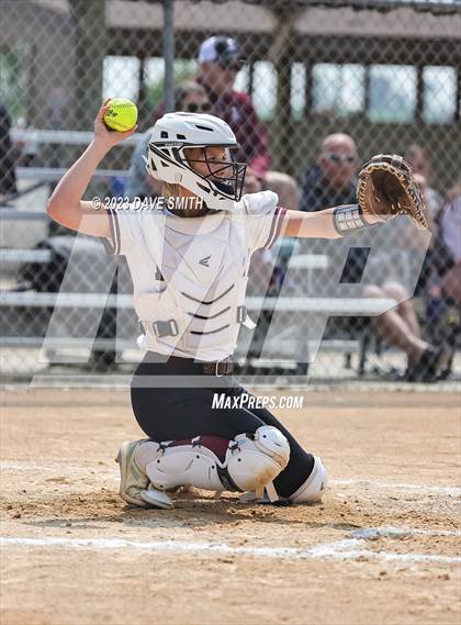Thumbnail 3 in Independence vs Davenport West (West Delaware Invitational) photogallery.