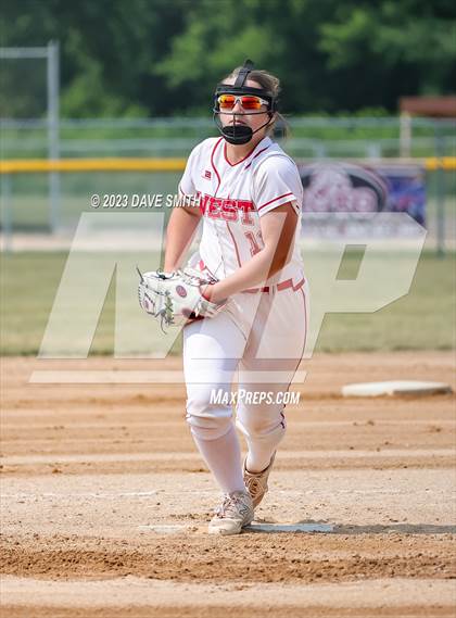 Thumbnail 3 in Independence vs Davenport West (West Delaware Invitational) photogallery.