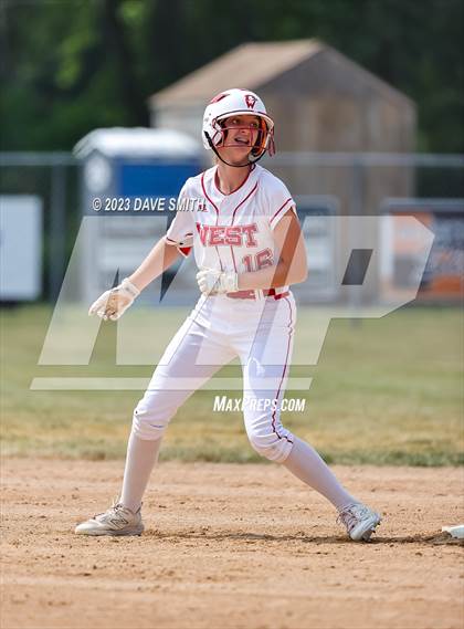 Thumbnail 2 in Independence vs Davenport West (West Delaware Invitational) photogallery.