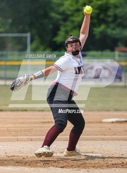 Thumbnail 2 in Independence vs Davenport West (West Delaware Invitational) photogallery.
