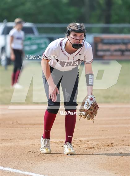 Thumbnail 3 in Independence vs Davenport West (West Delaware Invitational) photogallery.