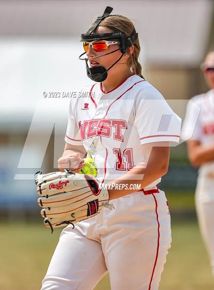 Thumbnail 1 in Independence vs Davenport West (West Delaware Invitational) photogallery.