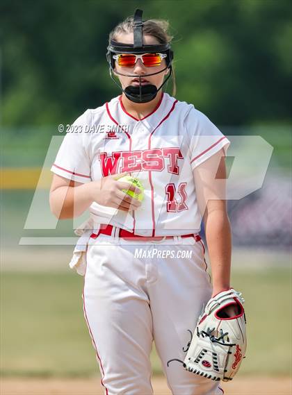 Thumbnail 1 in Independence vs Davenport West (West Delaware Invitational) photogallery.