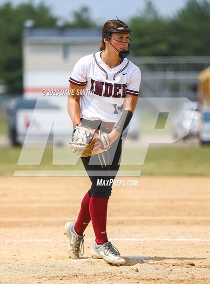 Thumbnail 2 in Independence vs Davenport West (West Delaware Invitational) photogallery.
