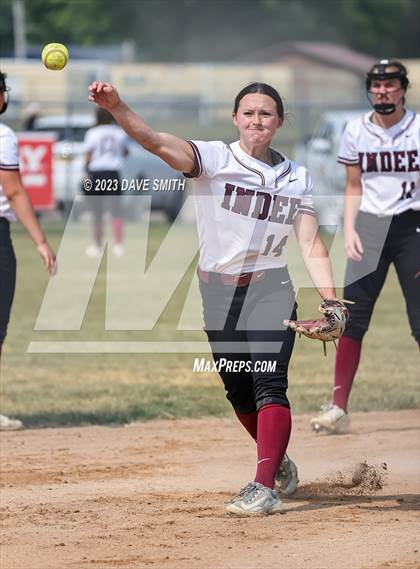 Thumbnail 1 in Independence vs Davenport West (West Delaware Invitational) photogallery.
