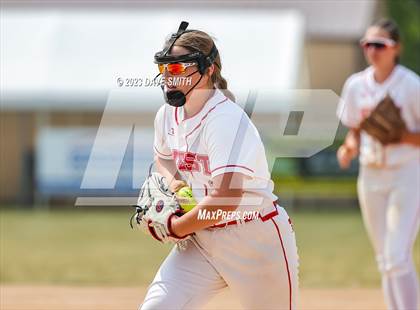 Thumbnail 3 in Independence vs Davenport West (West Delaware Invitational) photogallery.