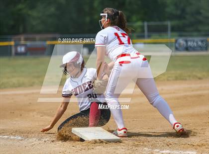Thumbnail 1 in Independence vs Davenport West (West Delaware Invitational) photogallery.
