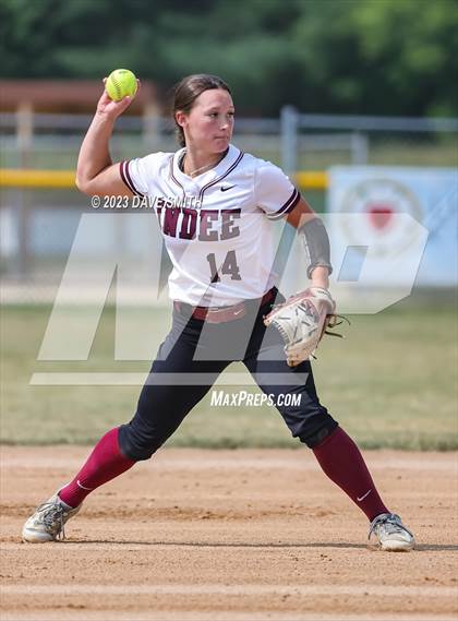Thumbnail 1 in Independence vs Davenport West (West Delaware Invitational) photogallery.
