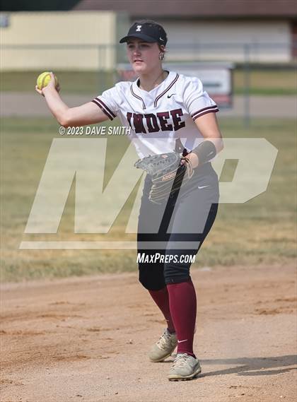 Thumbnail 1 in Independence vs Davenport West (West Delaware Invitational) photogallery.