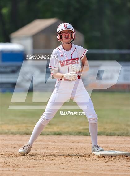 Thumbnail 3 in Independence vs Davenport West (West Delaware Invitational) photogallery.