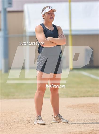Thumbnail 2 in Independence vs Davenport West (West Delaware Invitational) photogallery.