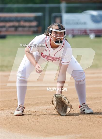 Thumbnail 2 in Independence vs Davenport West (West Delaware Invitational) photogallery.