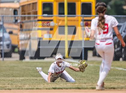 Thumbnail 1 in Independence vs Davenport West (West Delaware Invitational) photogallery.