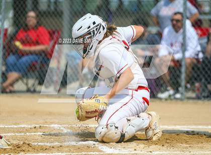 Thumbnail 2 in Independence vs Davenport West (West Delaware Invitational) photogallery.